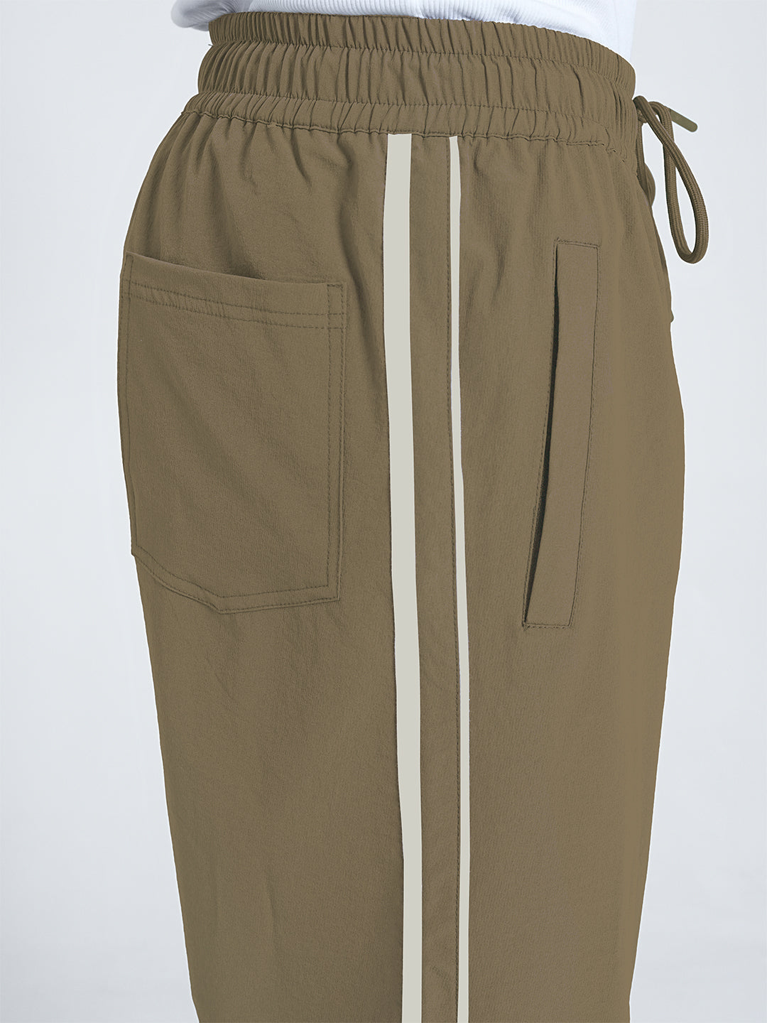 StrideX Loose Fit Track Pants (Mocha Mousse)