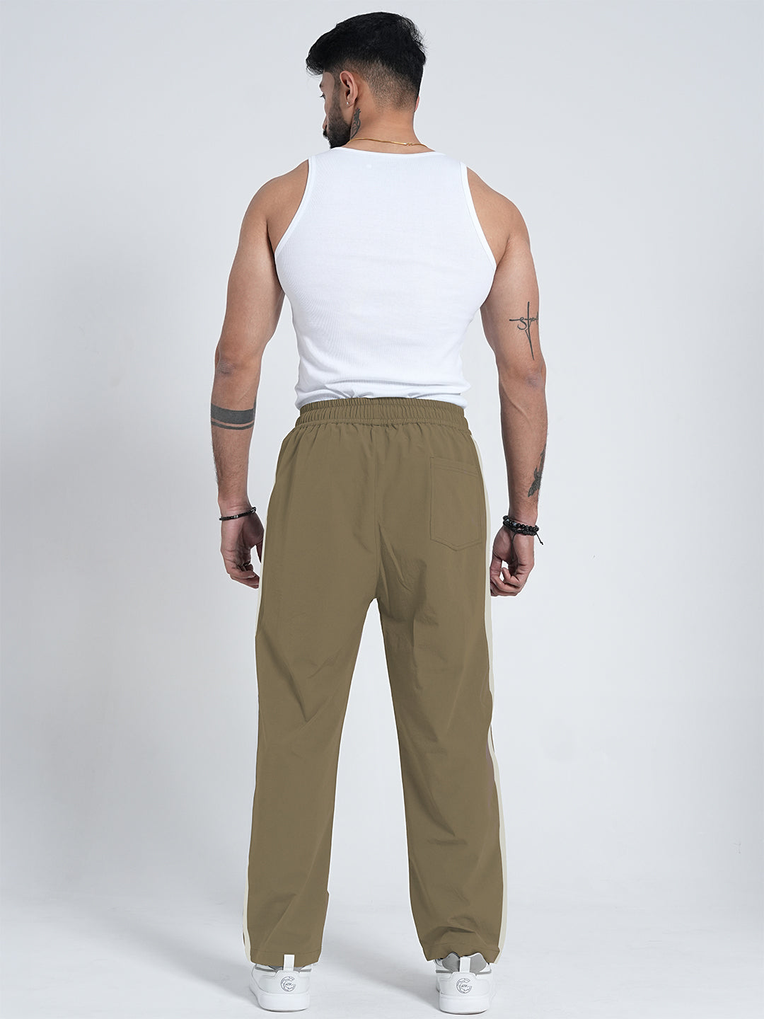 StrideX Loose Fit Track Pants (Mocha Mousse)