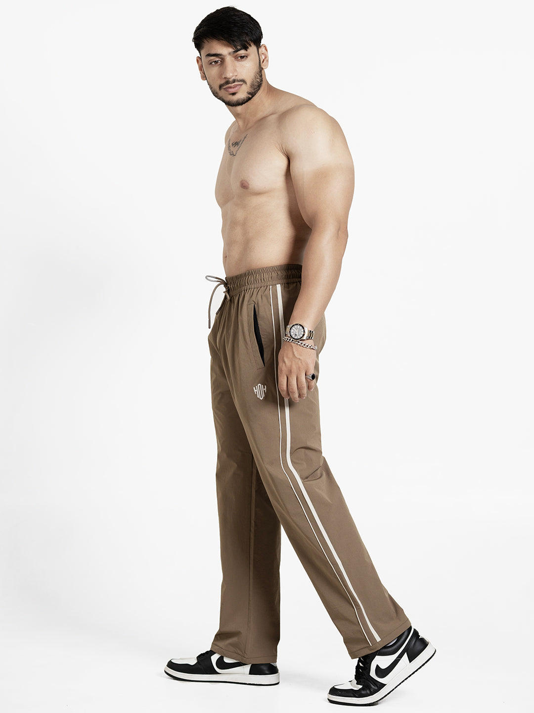 StrideX Loose Fit Track Pants (Mocha Mousse)