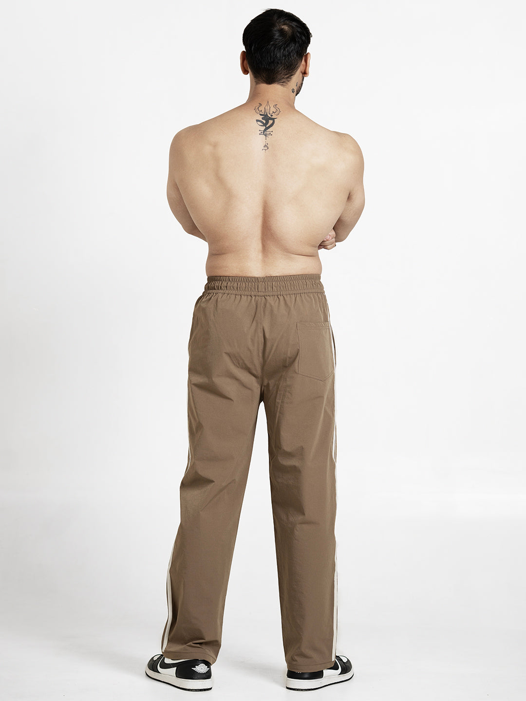 StrideX Loose Fit Track Pants (Mocha Mousse)