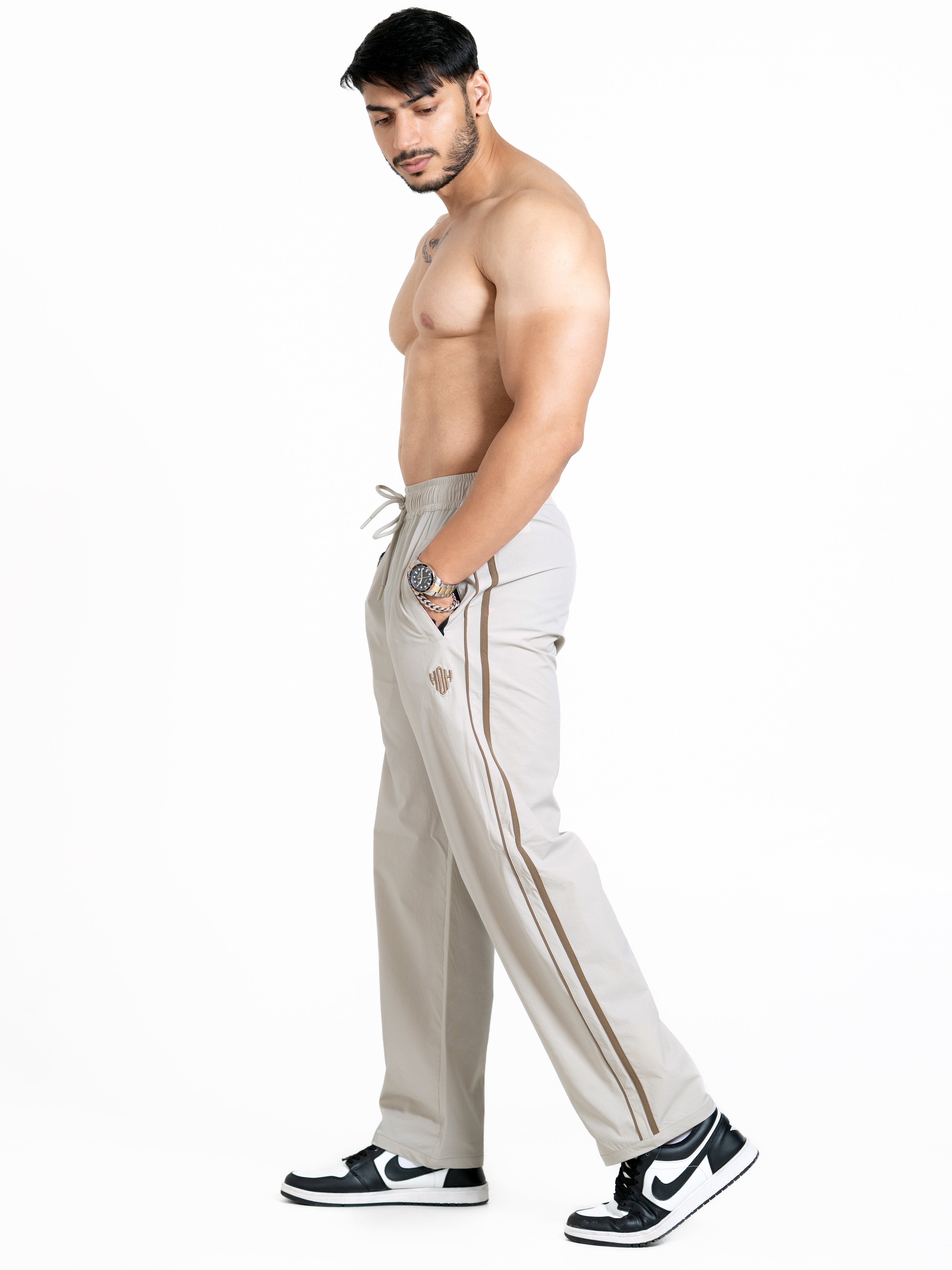 StrideX Loose Fit Track Pants (Cannoli Cream)